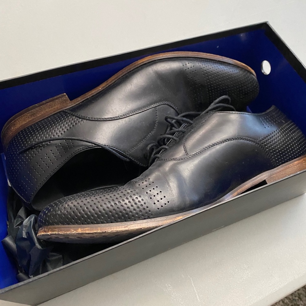 Men’s dressings shoes 10.5 good condition